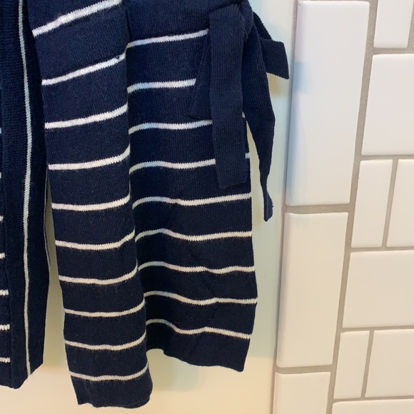 Banana Republic merino sweater - Picture 2 of 5